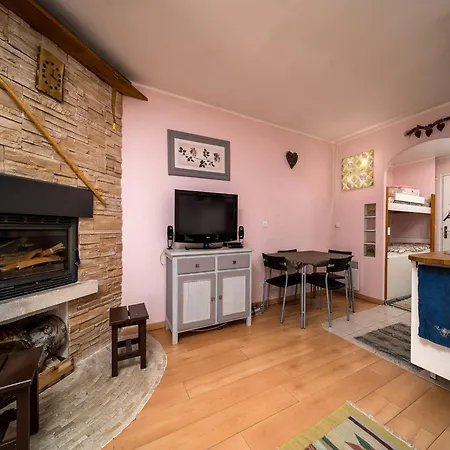 Apartment In With Heating *