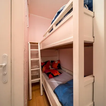 Apartment In With Heating *